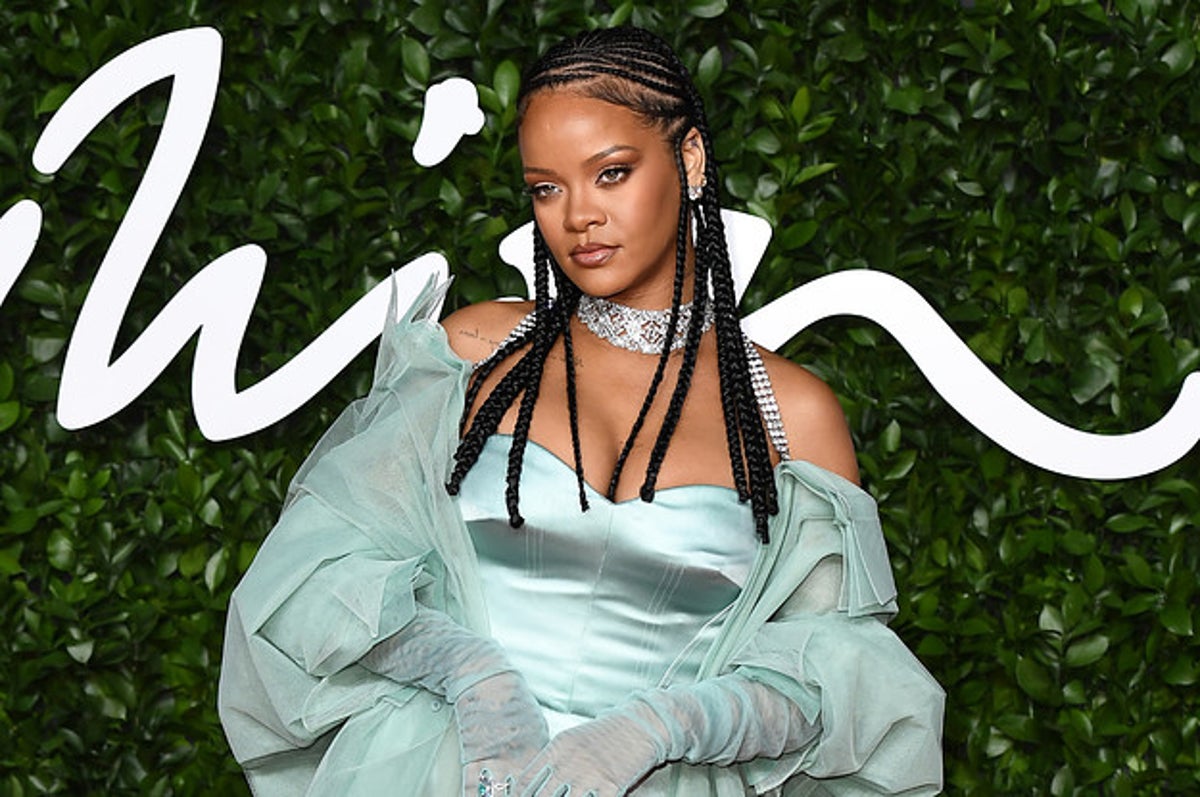 Why Rihanna is a Billionaire and Star Business Women but Her Peers Aren’t?